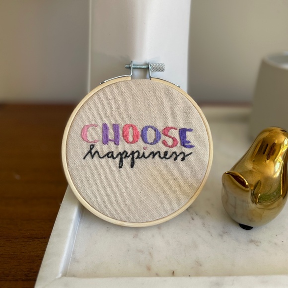 Handmade "CHOOSE happiness" 4 inch Embroidery Hoop - Picture 1 of 6